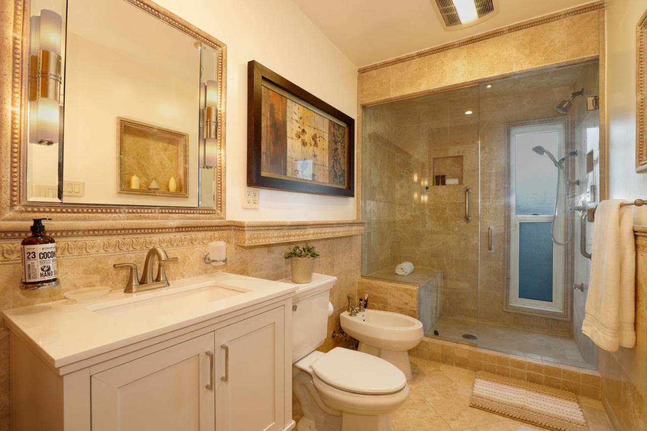 Luxury Hollywood Hills Gated View Estate - Ultra Private And Gorgeous! Minutes To Universal And Hollywood! Villa *