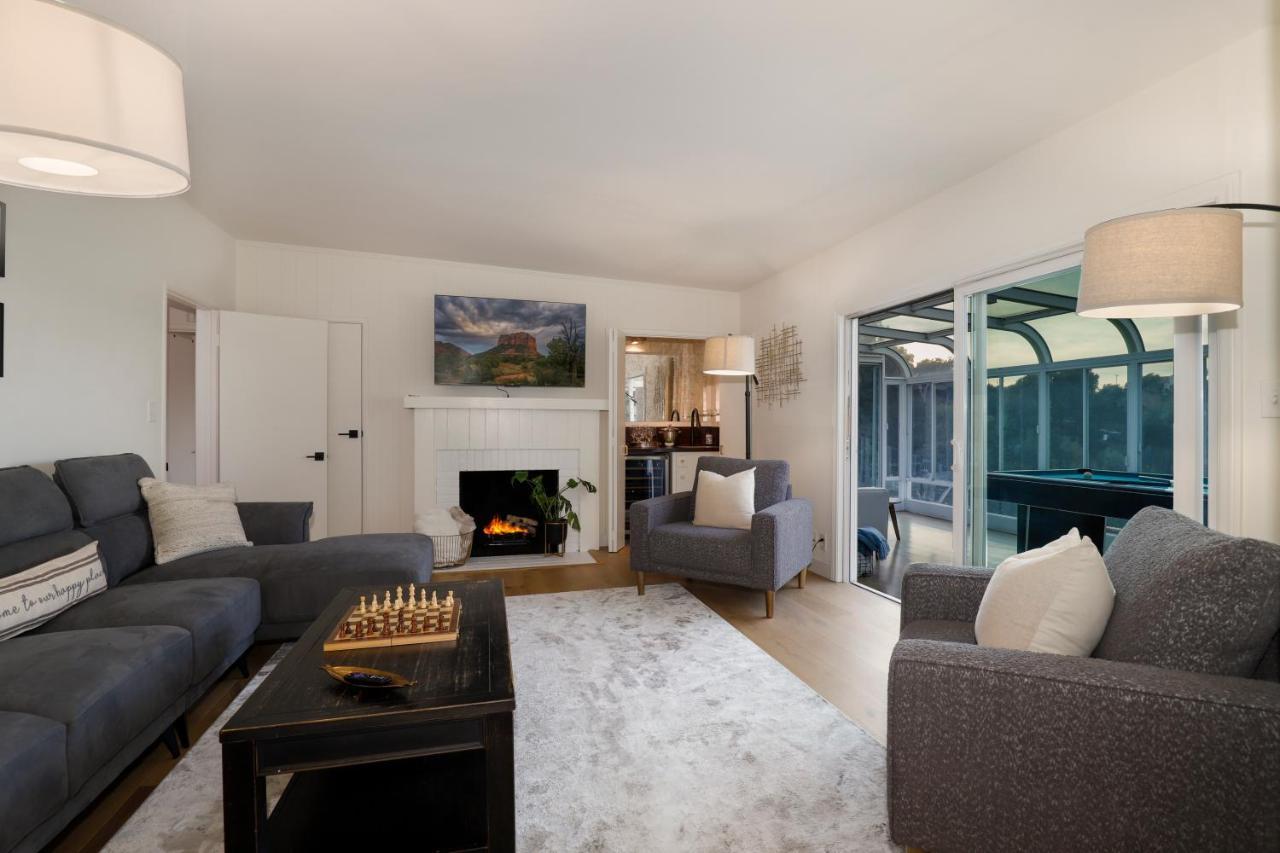 Villa Luxury Hollywood Hills Gated View Estate - Ultra Private And Gorgeous! Minutes To Universal And Hollywood! *