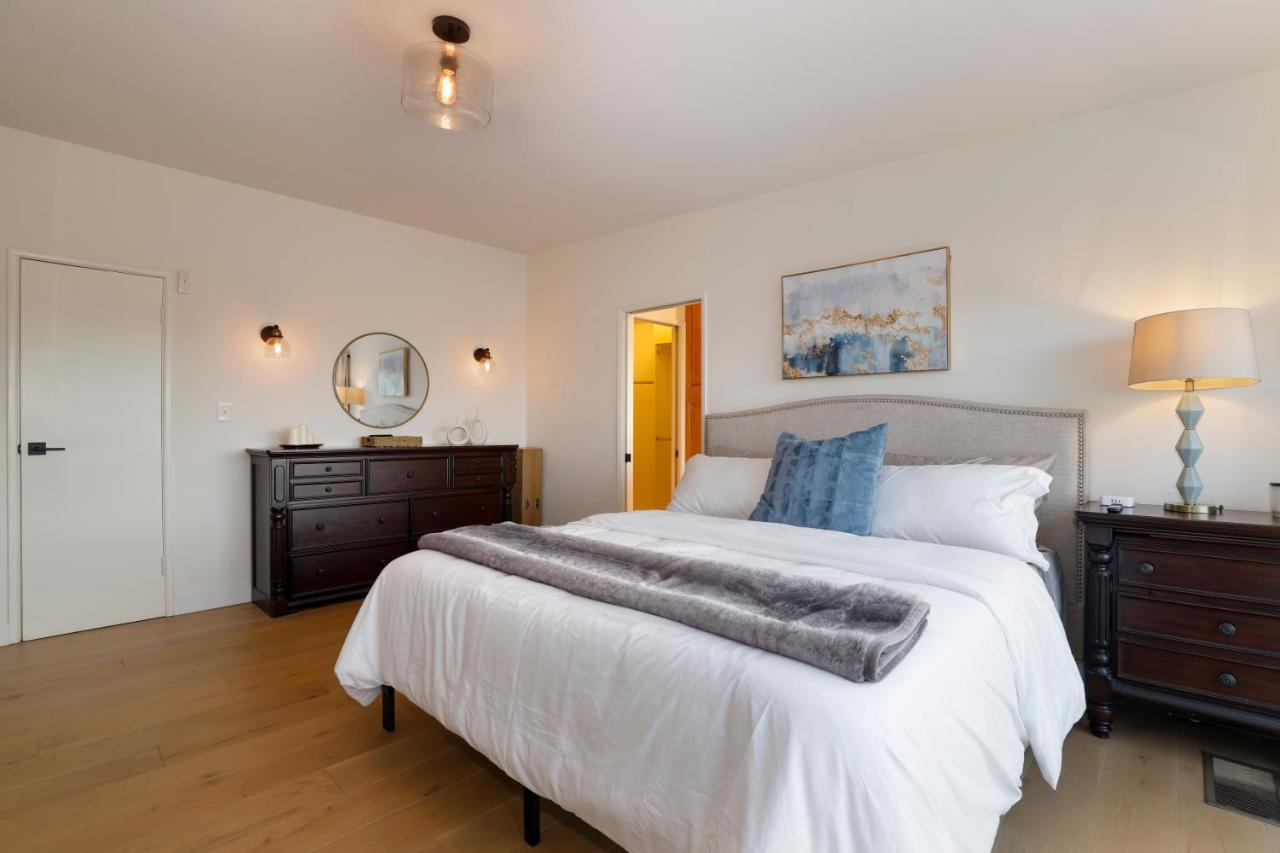 Luxury Hollywood Hills Gated View Estate - Ultra Private And Gorgeous! Minutes To Universal And Hollywood! Villa *