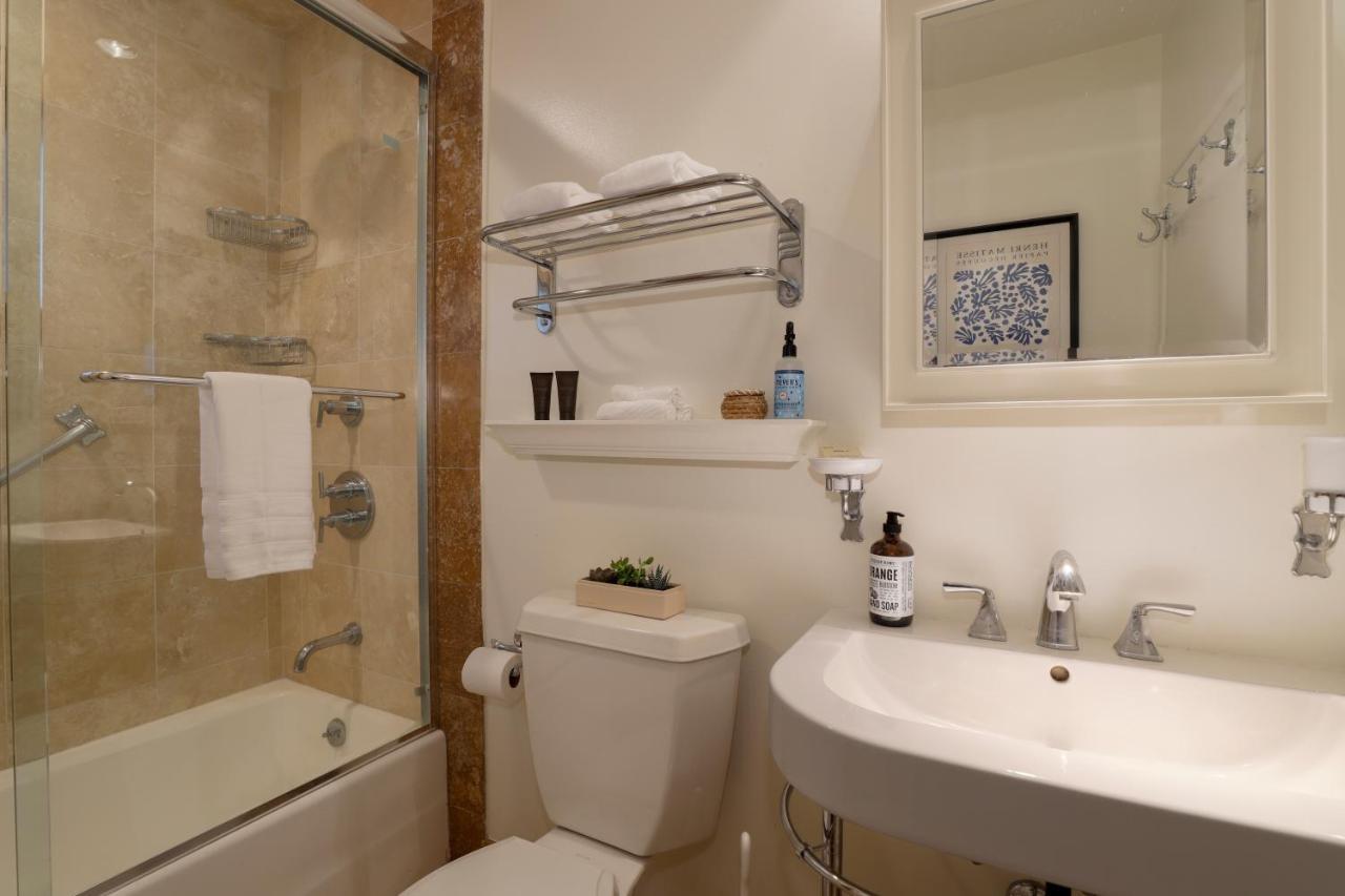 Villa Luxury Hollywood Hills Gated View Estate - Ultra Private And Gorgeous! Minutes To Universal And Hollywood!